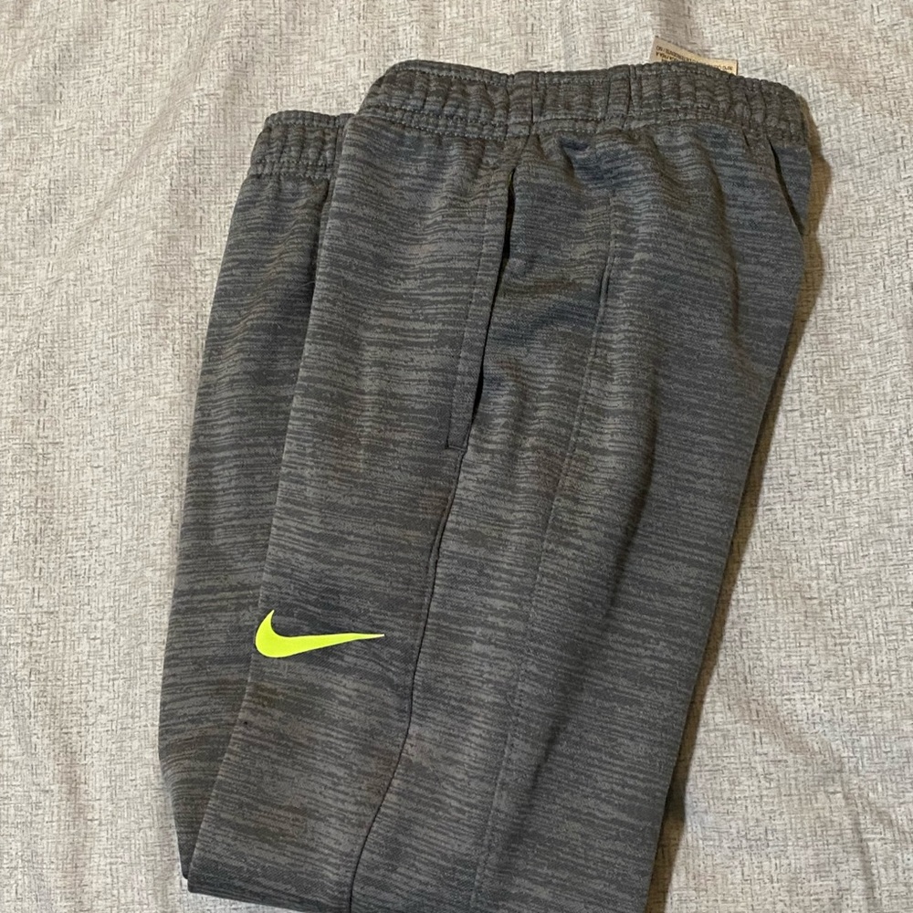 Multiple Boys athletic pants - Picture 2 of 6